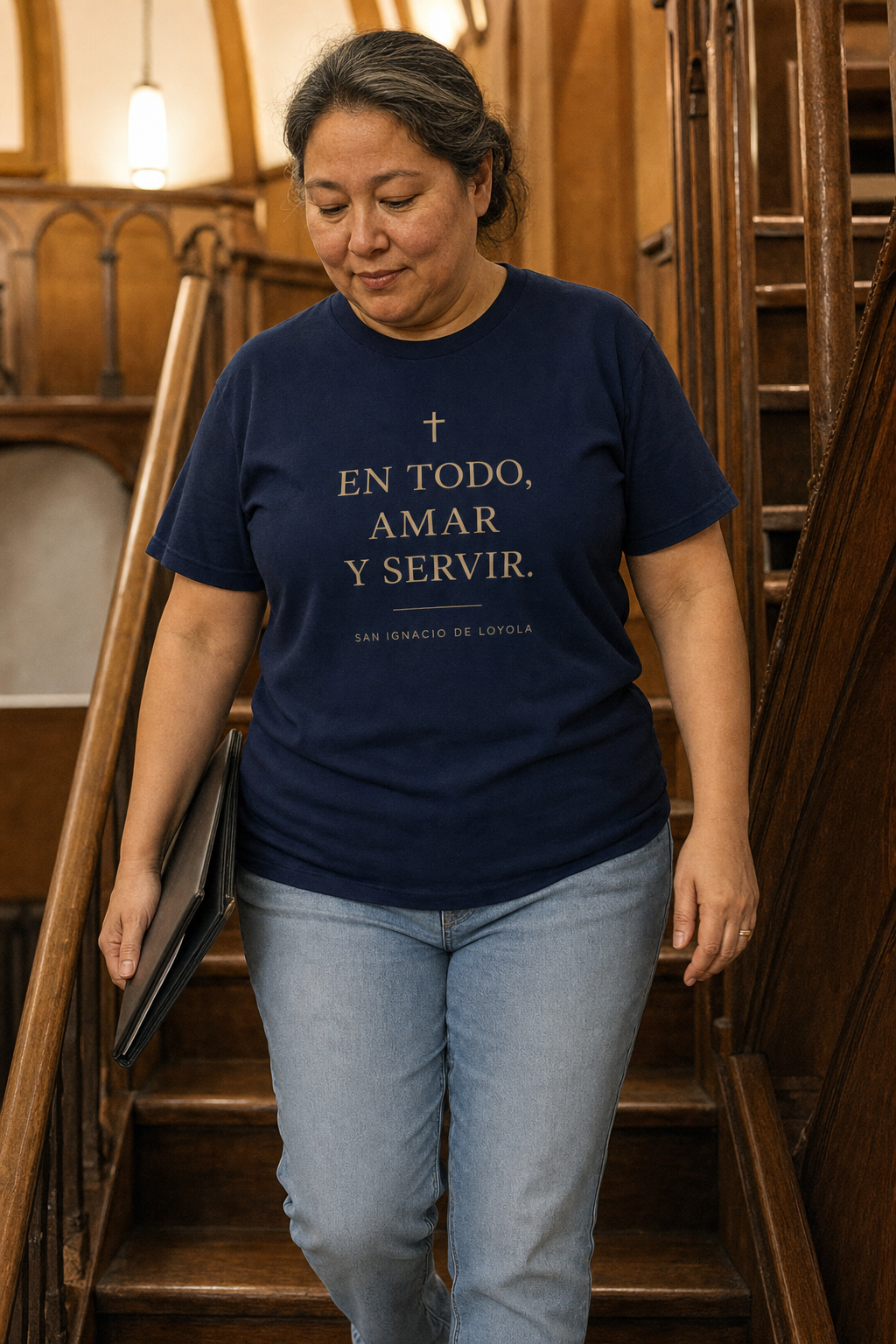 san-ignacio-bold-t-shirt lifestyle · Navy