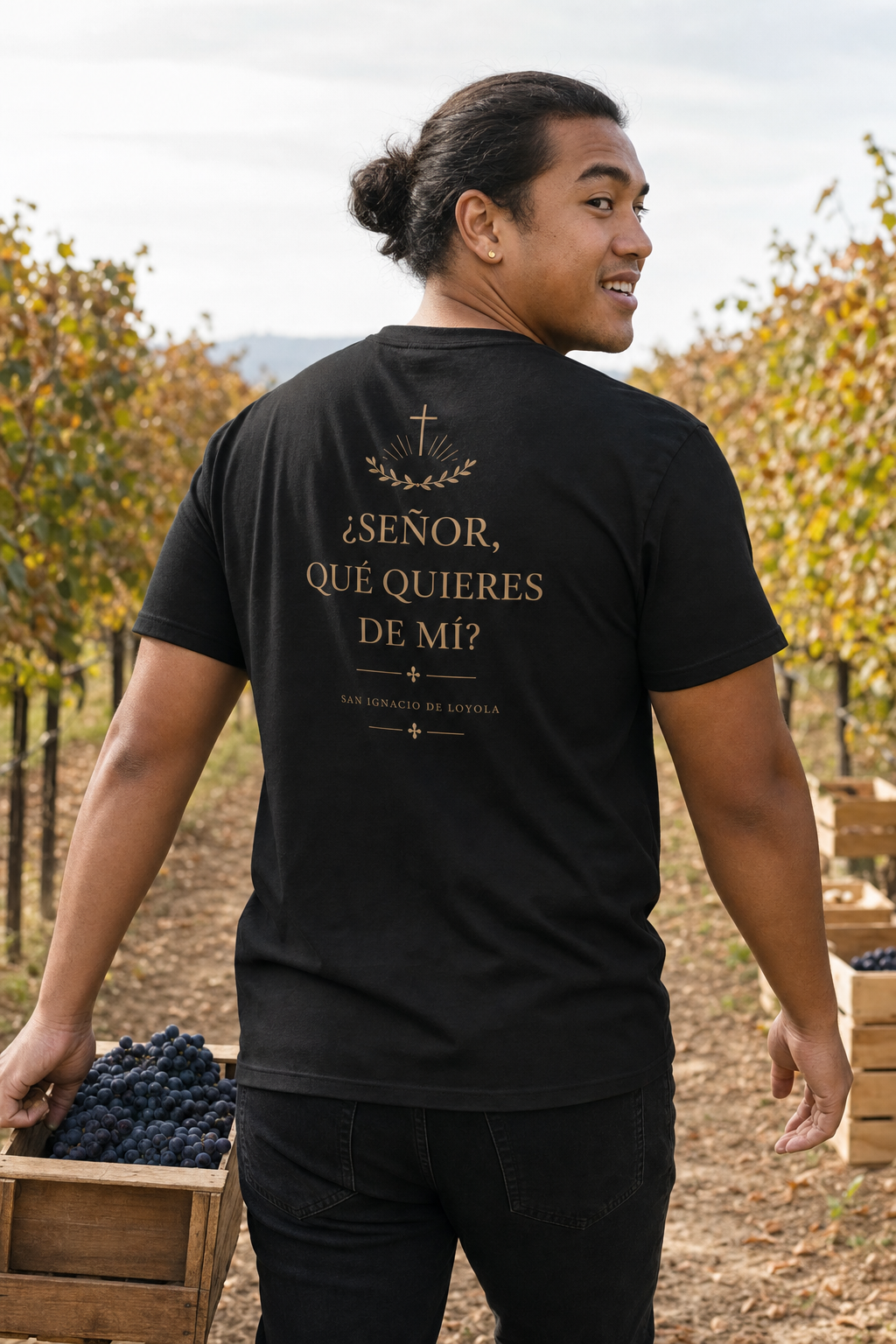 san-ignacio-suscipe-t-shirt lifestyle · Black